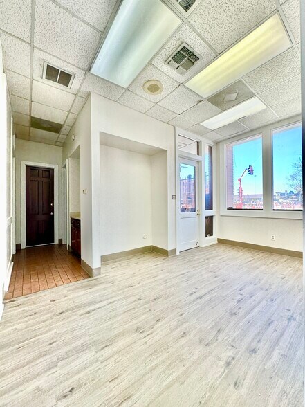 More Photos Of 717 Dolorosa St, San Antonio Office For Lease