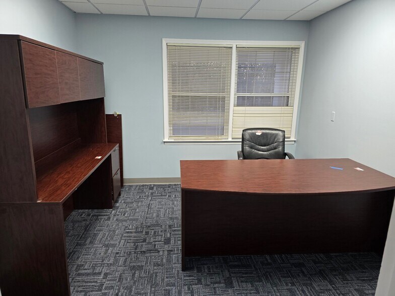 More Photos Of 147 Union Ave, Middlesex Office For Lease