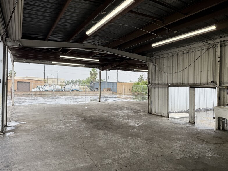 More Photos Of 5925 Payton Ave, Riverside Warehouse For Lease