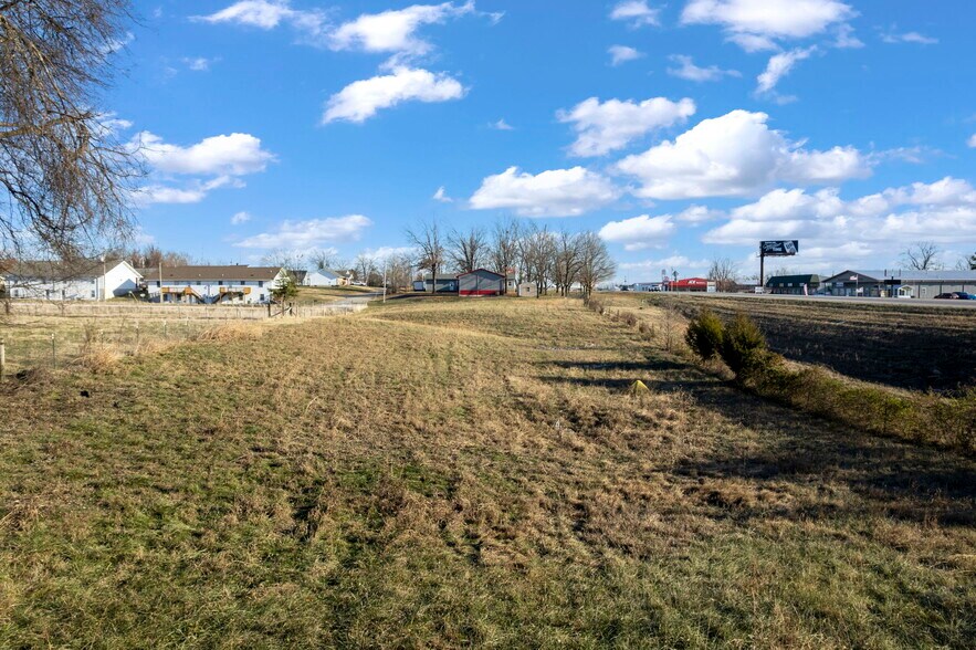More Photos Of 1512 Old St Marys Rd, Perryville Flex For Sale