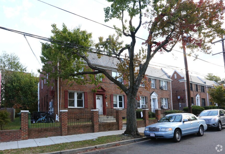 More Photos Of 2506 N St Se, Washington Apartments For Sale