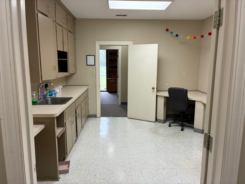 More Photos Of 1134 N Road St, Elizabeth City Medical For Lease