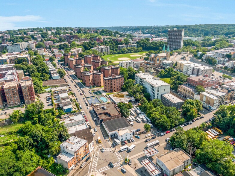 More Photos Of 50 Palisade Ave, Yonkers Storefront Retail Residential For Sale