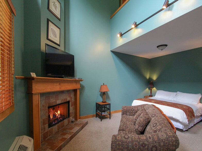 More Photos Of 9400 US-19 W, Bryson City Hotel For Sale