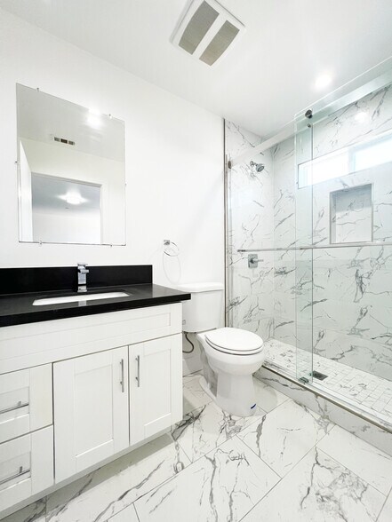 More Photos Of 6732 Irvine Ave, North Hollywood Apartments For Sale