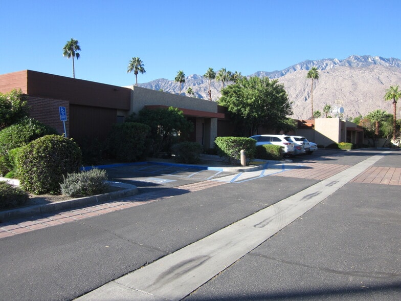 More Photos Of 2150 E Tahquitz Canyon Way, Palm Springs Medical For Lease