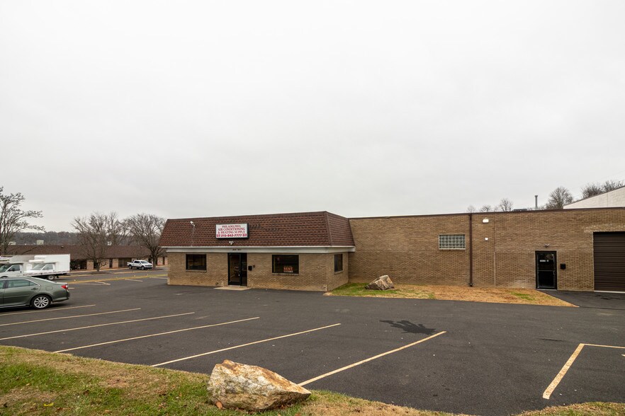More Photos Of 1615 Bustleton Pike, Feasterville Trevose Warehouse For Lease