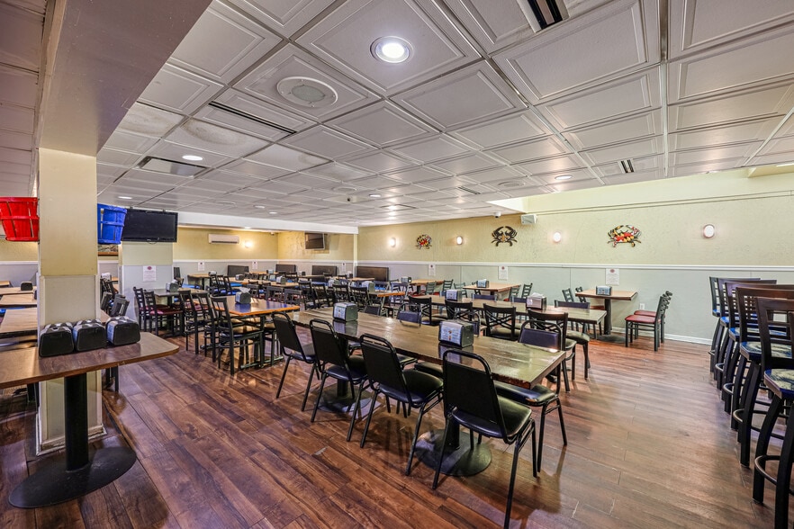More Photos Of 7100 Sollers Point Rd, Baltimore Restaurant For Sale
