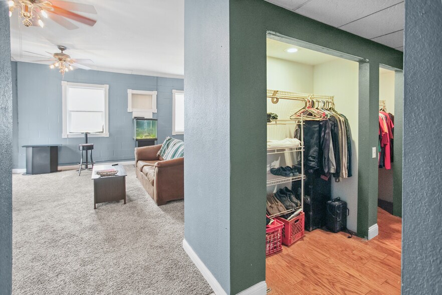 More Photos Of 314 State St, Alton Restaurant For Sale