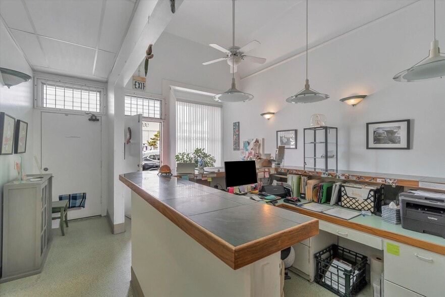 More Photos Of 2143-2145 Taraval St, San Francisco Veterinarian Kennel For Sale