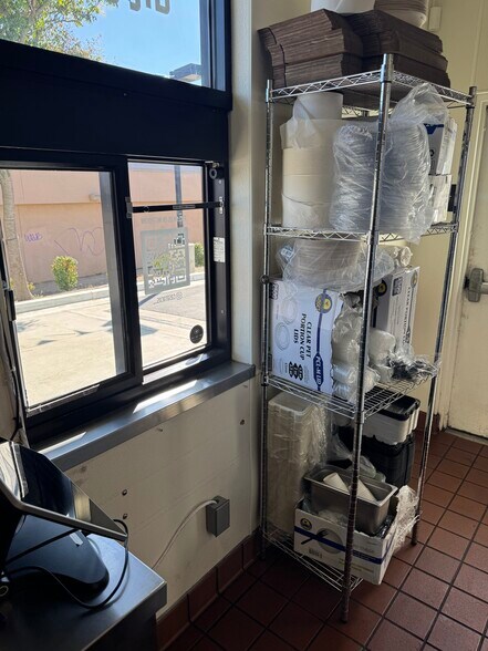 More Photos Of 6247 Day St, Riverside Fast Food For Lease