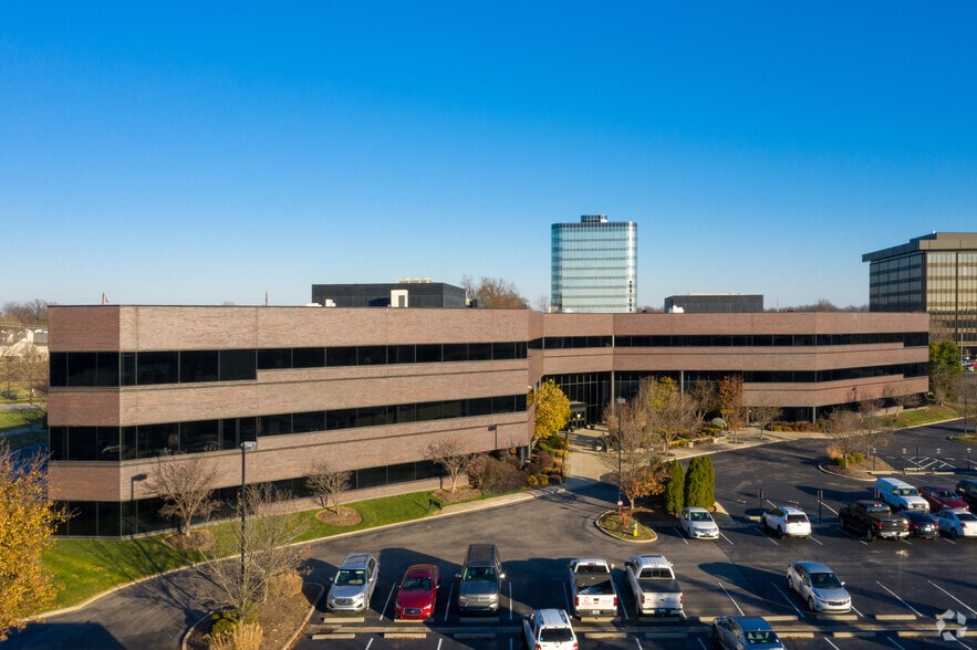 More Photos Of 9100 Shelbyville Rd, Louisville Office For Lease