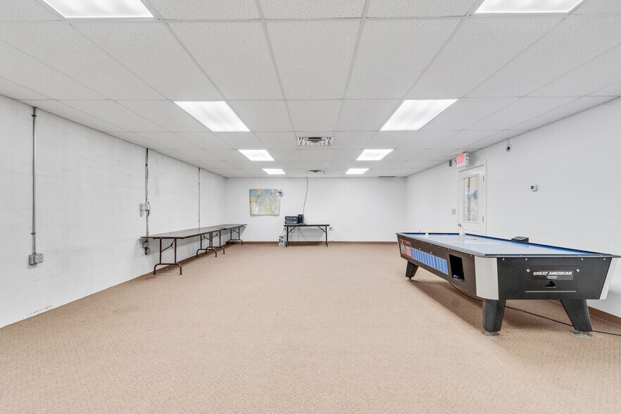 More Photos Of 200 Roosevelt St, Minerva Warehouse For Lease