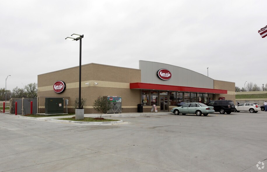 More Photos Of 4728 S Yale Ave, Tulsa Convenience Store For Sale