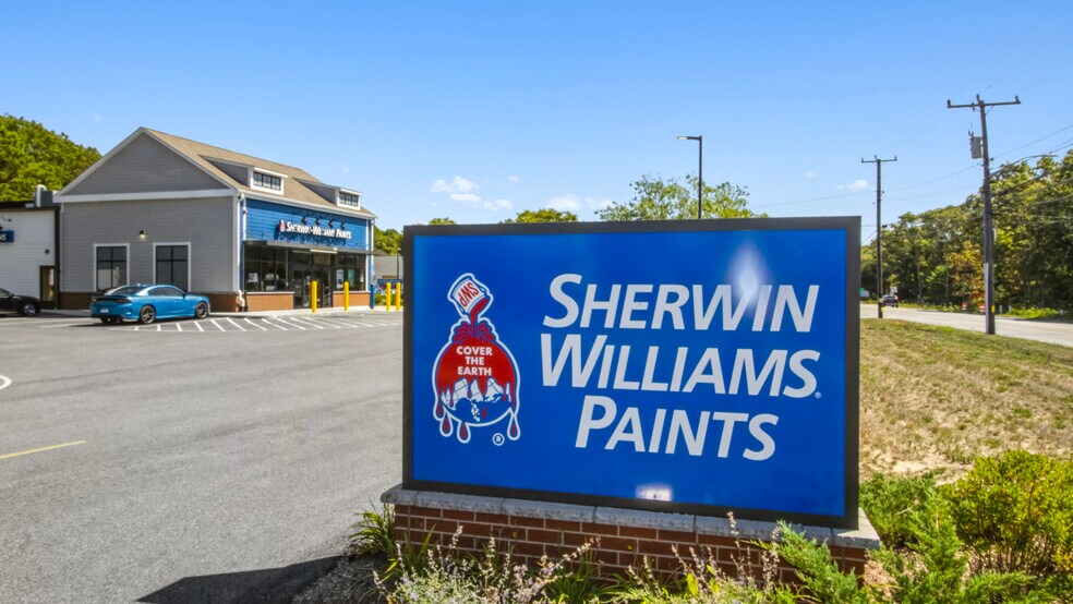 More Photos Of 413 Nathan Ellis Hwy, Mashpee Storefront For Sale