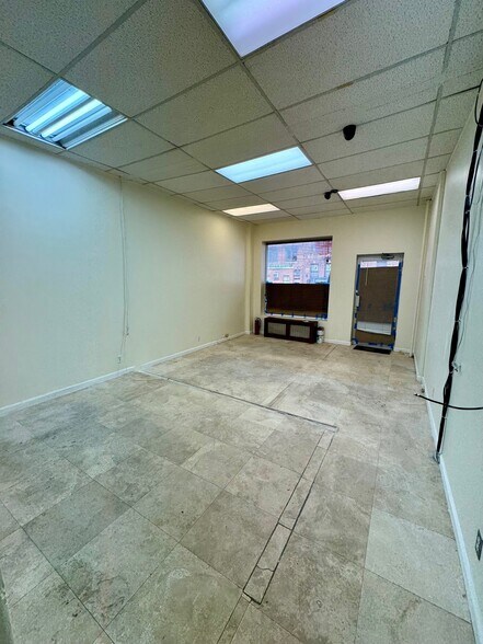 More Photos Of 3310 31st Ave, Astoria Storefront Retail Residential For Lease