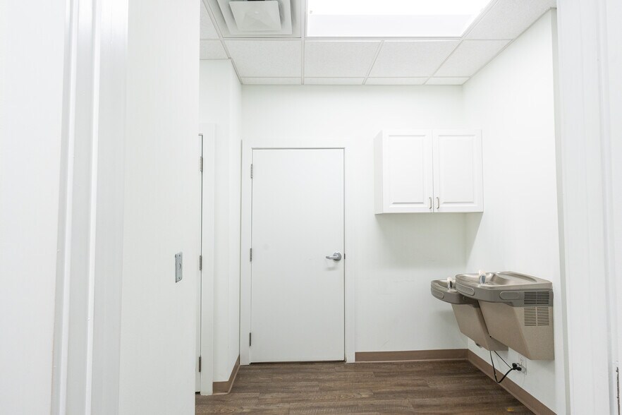 More Photos Of 8931-8947 W Atlantic Blvd, Coral Springs Unknown For Lease