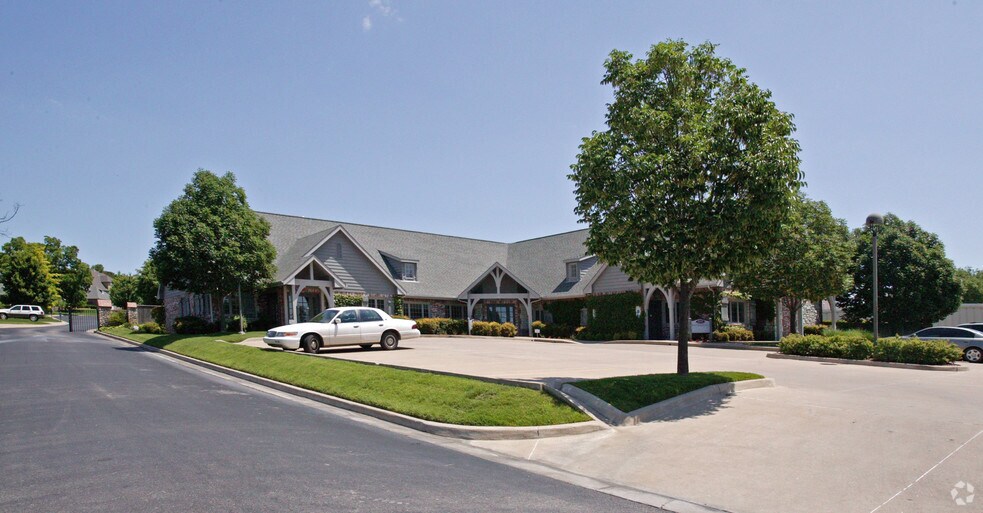 More Photos Of 6139-6143 E 91st St, Tulsa Medical For Lease