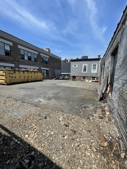 More Photos Of 36-11 33rd St, Astoria Warehouse For Lease