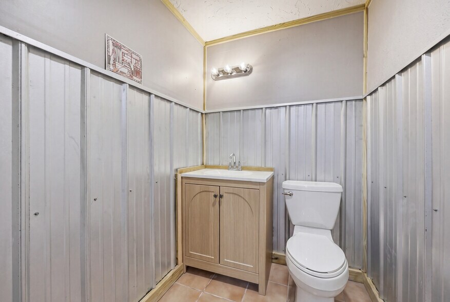 More Photos Of 505 3rd St, Cedar Key Restaurant For Sale