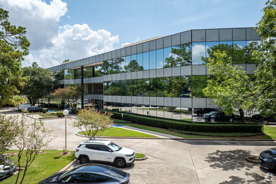 Primary Photo Of 14425 Torrey Chase Blvd, Houston Office For Lease