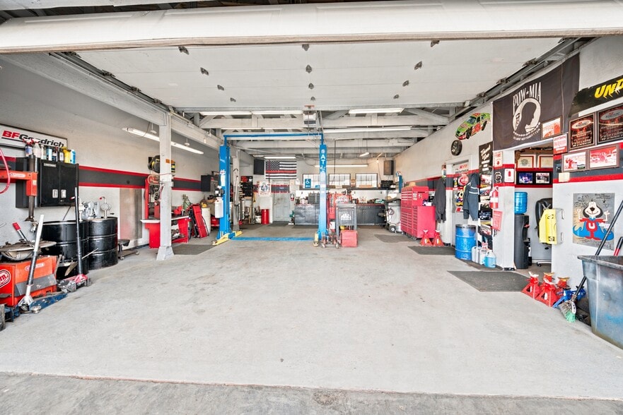 More Photos Of 3725 Pine St, Rocklin Auto Repair For Sale