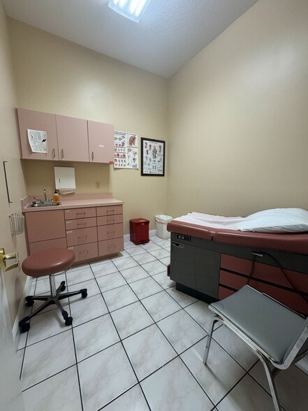 More Photos Of 1100 S Main St, Belle Glade Office Residential For Sale