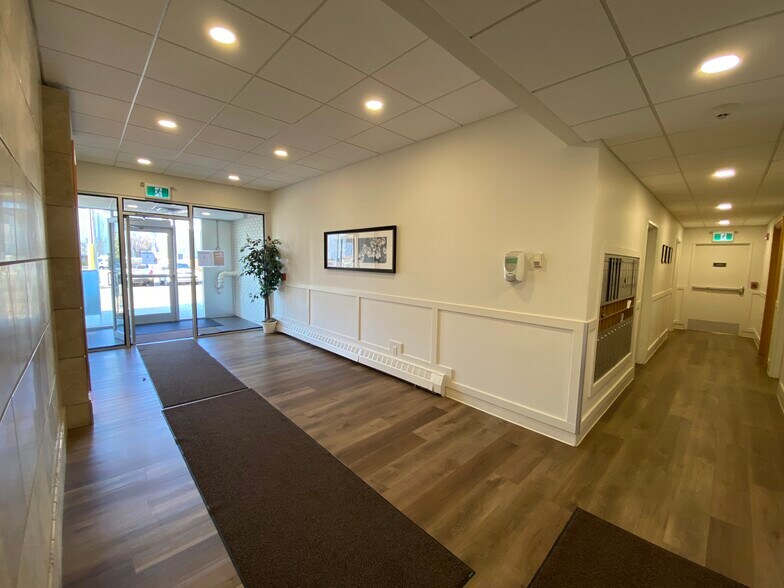 More Photos Of 3939 50A Ave, Red Deer Medical For Lease