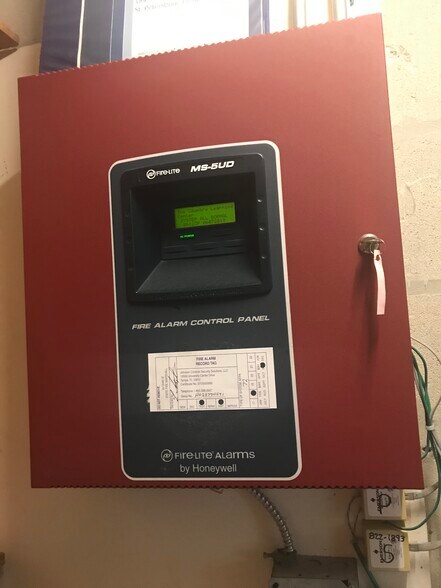 More Photos Of 1847 1st Ave N, Saint Petersburg Restaurant For Lease