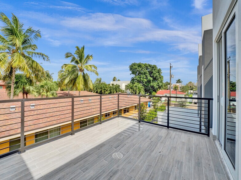 More Photos Of 1220-1226 NE 15th Ave, Fort Lauderdale Apartments For Sale