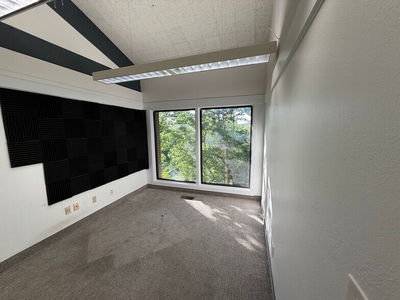 More Photos Of 4885 S 900 E, Salt Lake City Office For Sale