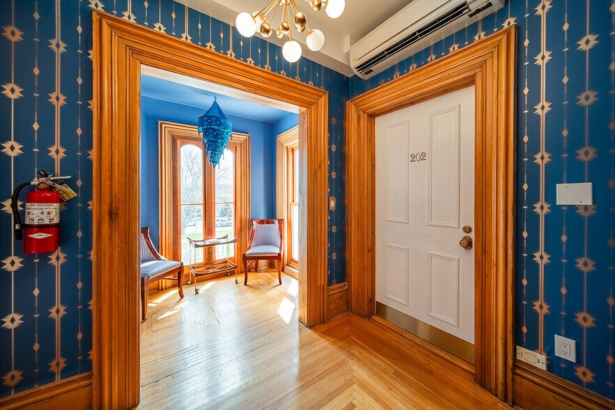 More Photos Of 343 Main St E, Picton Hotel For Sale