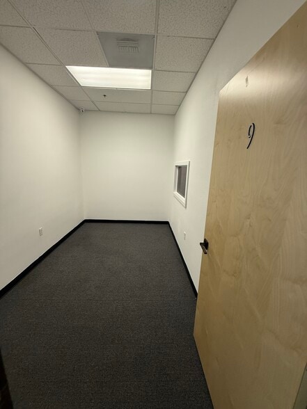 More Photos Of 5765 S Rainbow Blvd, Las Vegas Office For Lease