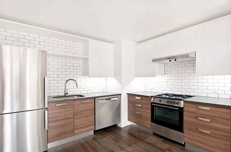 More Photos Of 186 Greenpoint Ave, Brooklyn Apartments For Lease