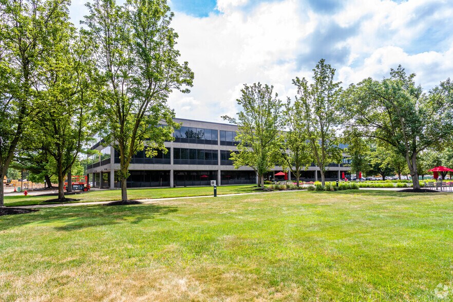 More Photos Of 800 Lanidex Plz, Parsippany Office For Lease