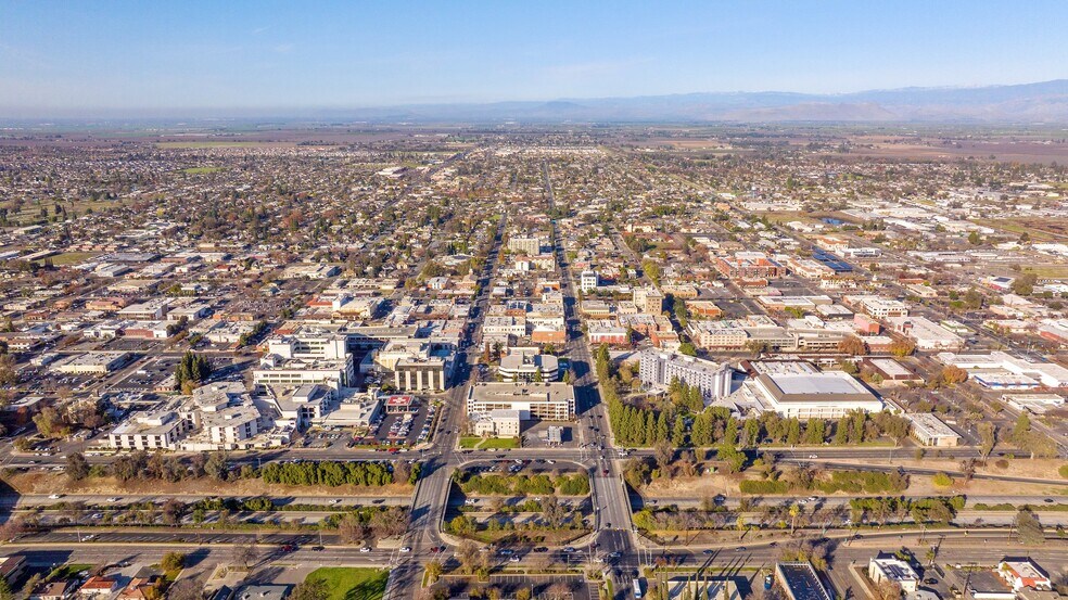 More Photos Of 100 Willow Plz, Visalia Medical For Sale