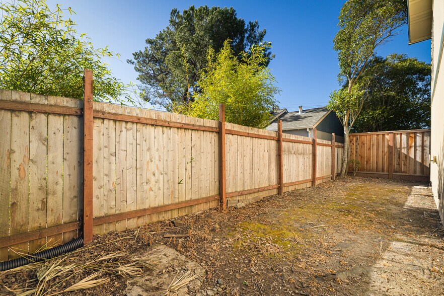 More Photos Of 611 Hendley St, Santa Rosa Apartments For Sale