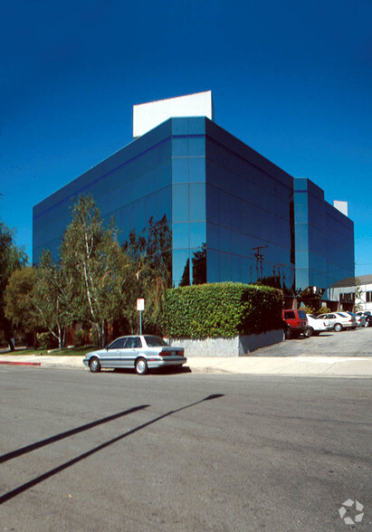 Primary Photo Of 15650 Devonshire St, Granada Hills Office For Lease