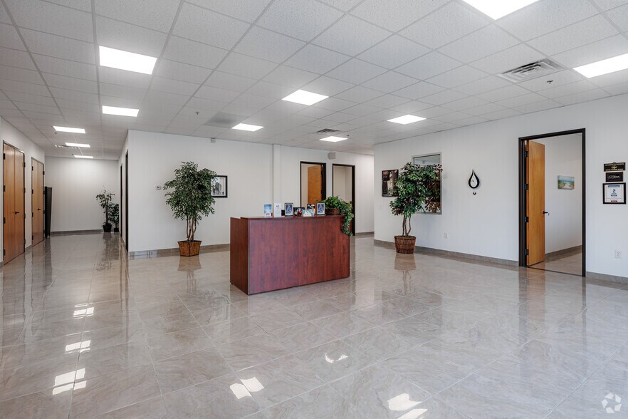 More Photos Of 4050 Premier Dr, Plano Light Manufacturing For Lease