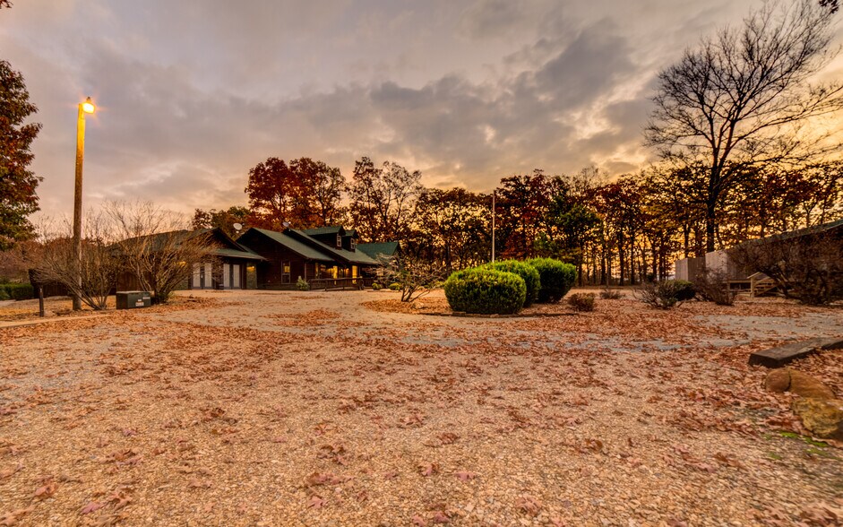 More Photos Of 446724 E 390 Rd, Langley Hotel For Sale