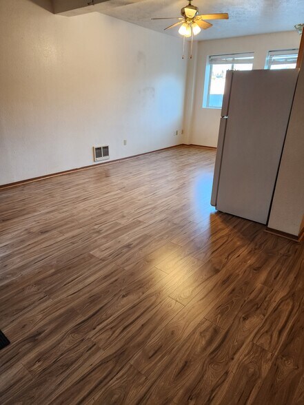 More Photos Of 123 N Grand Ave, Pullman Storefront Retail Residential For Sale