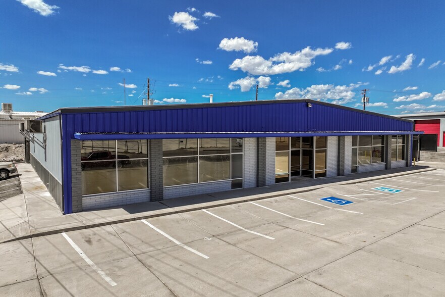 More Photos Of 1851 Commander Dr, Lake Havasu City Freestanding For Lease