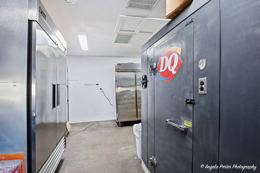 More Photos Of 140 Crystal St, Cary Fast Food For Sale