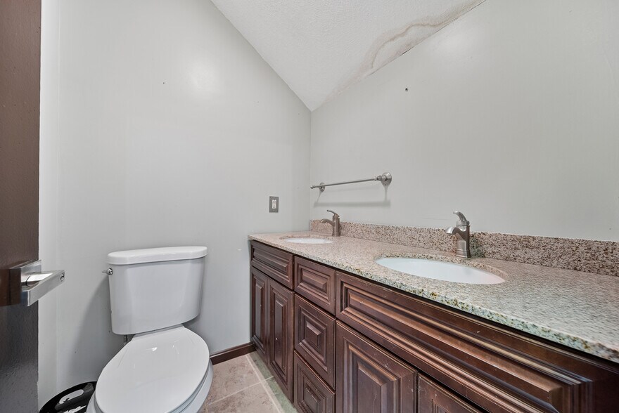 More Photos Of 91 Plaistow Rd, Plaistow Office For Sale