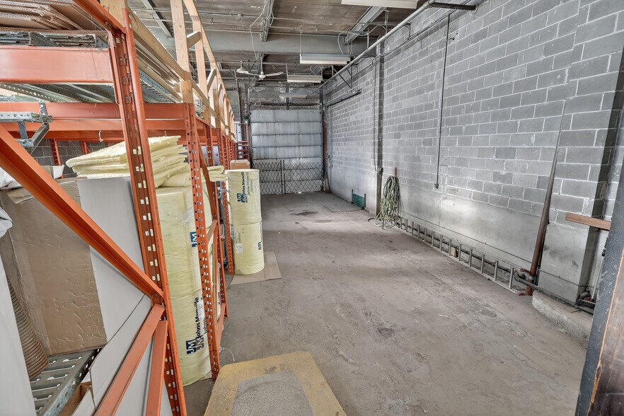 More Photos Of 1025 St Butler, Montréal Distribution For Sale