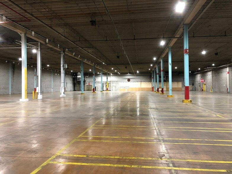 More Photos Of 515 Mid South Dr, Salisbury Manufacturing For Lease
