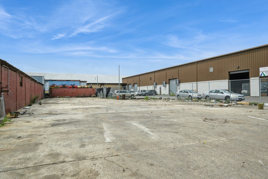 More Photos Of 3578 Maple Ct, Oceanside Warehouse For Lease