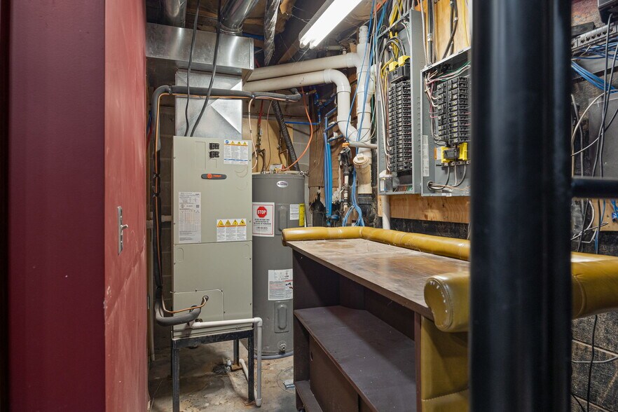 More Photos Of 6480 SE Highway 169, Saint Joseph Sports And Entertainment For Sale