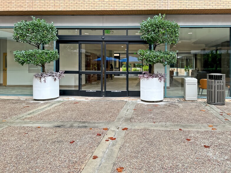More Photos Of 800 W El Camino Real, Mountain View Coworking Space