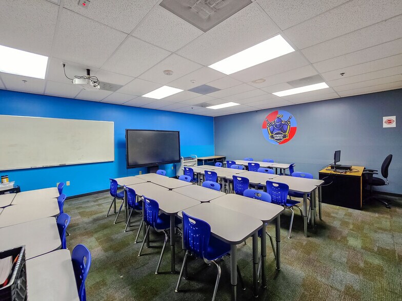 More Photos Of 2810 S US Highway 1, Fort Pierce General Retail For Sale